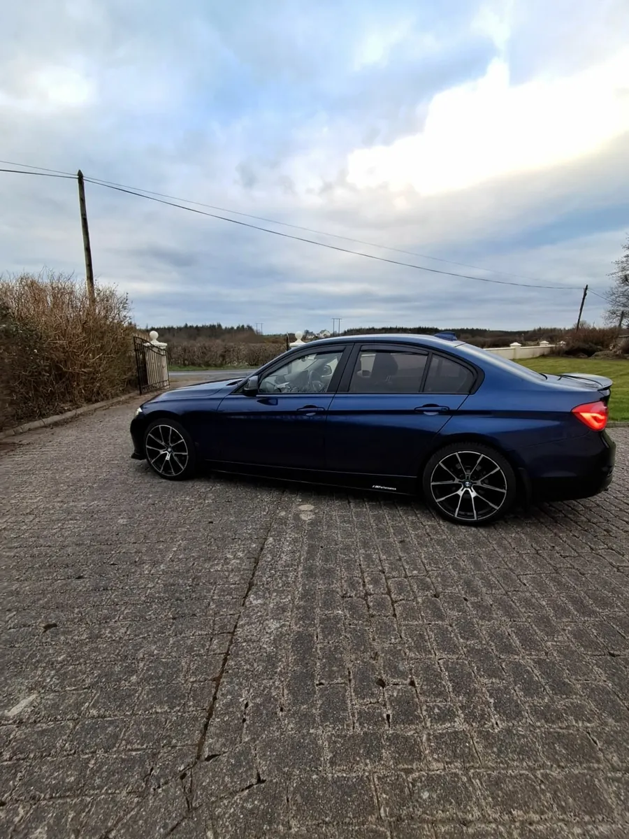 BMW 3-Series 2015 - Image 4