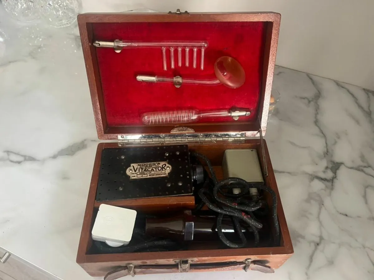 Vintage Koester’s Vitapulator Violet Ray Therapy - Image 1