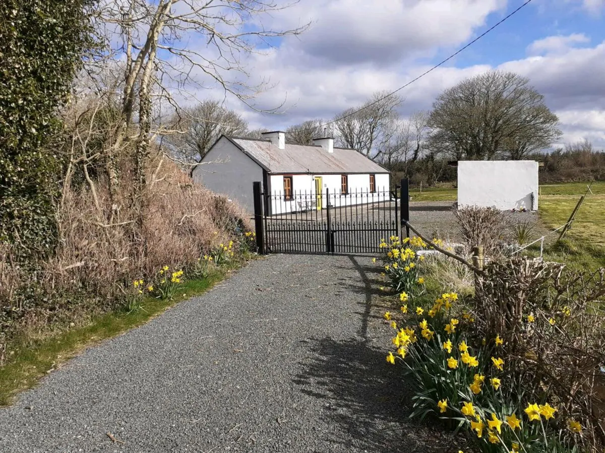 Cottage to let - Image 1