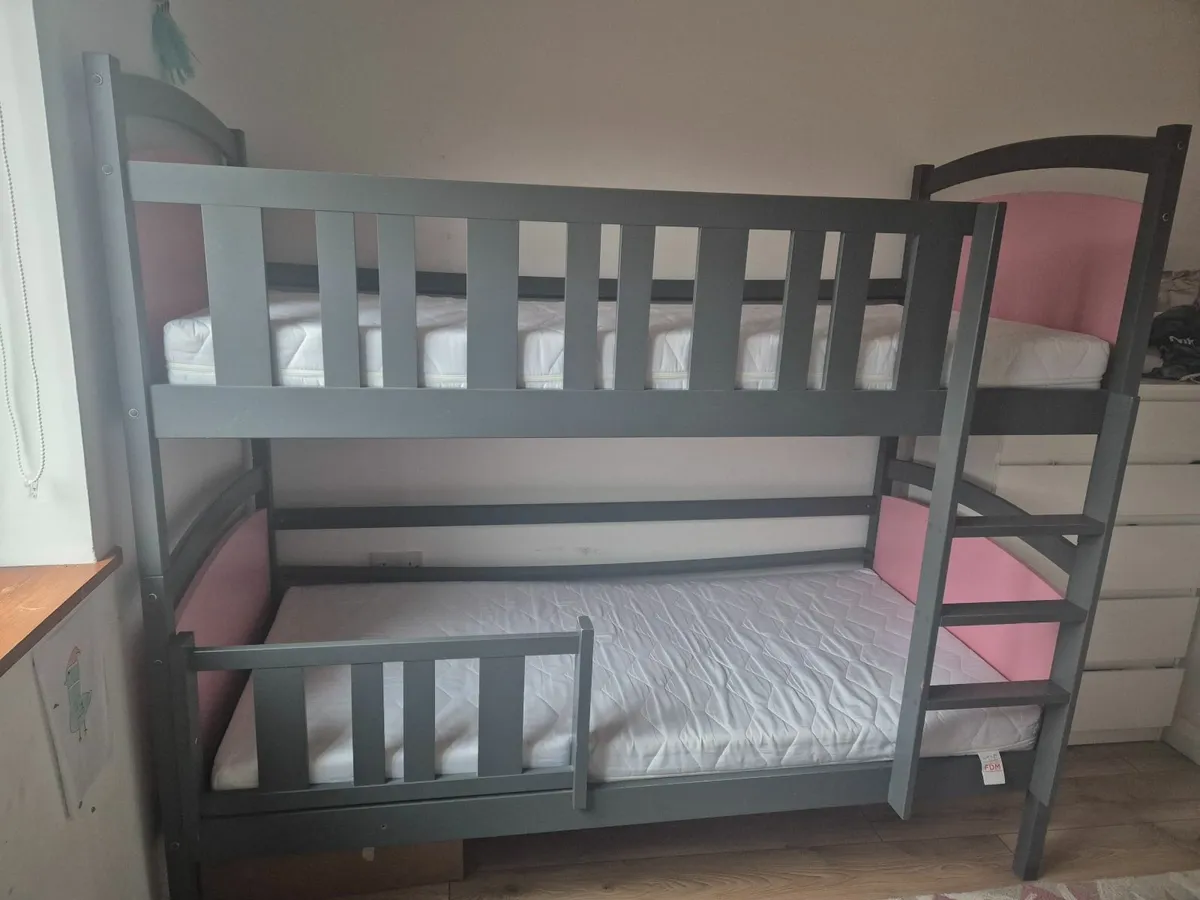 Bunk bed with mattresses - Image 2
