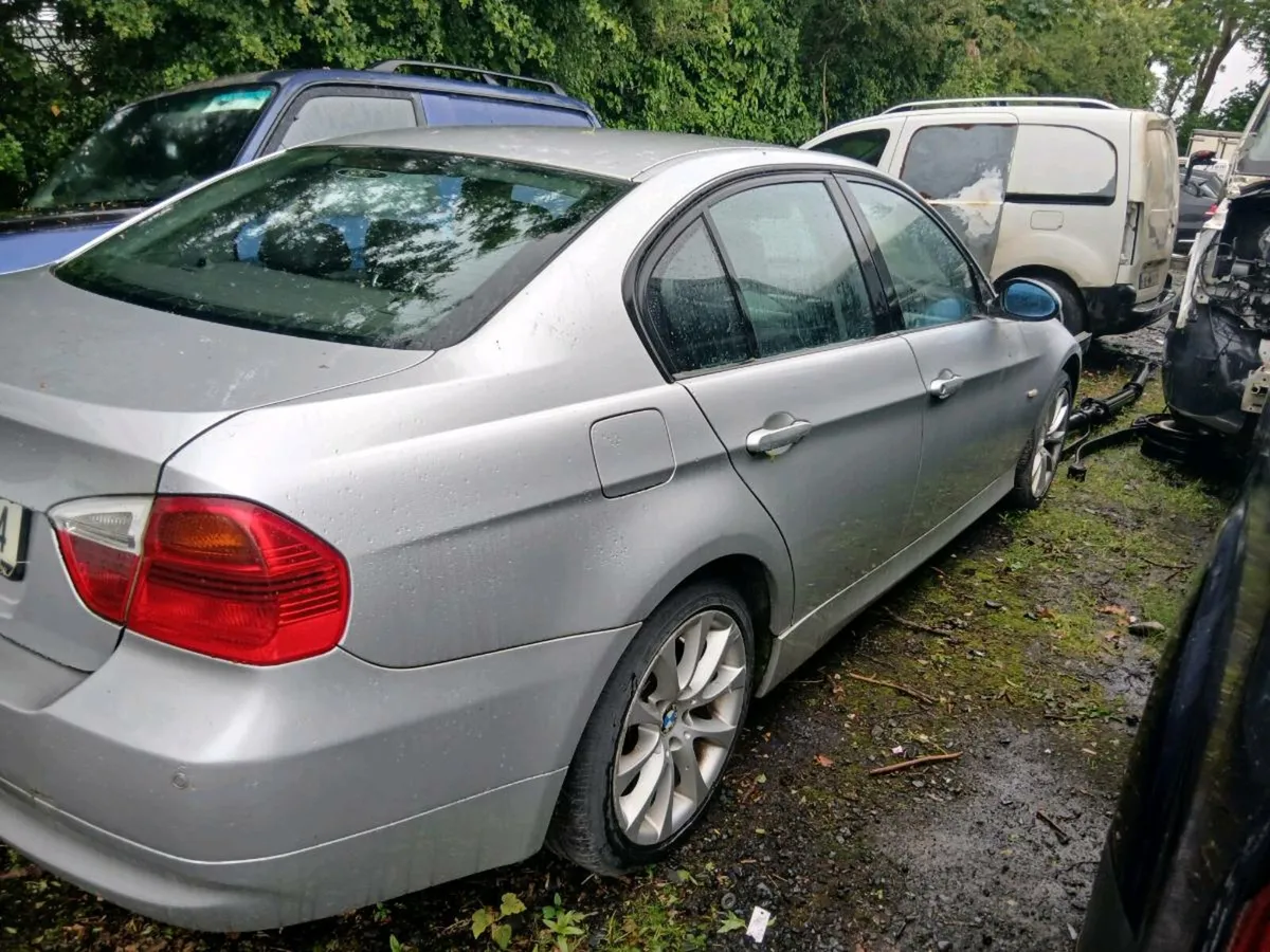 Bmw 320 - Image 2