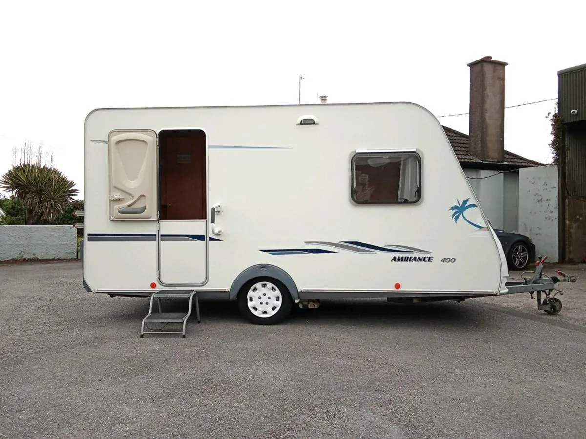2010 CARAVELAIR FIXED BED 4 BERTH - Image 3