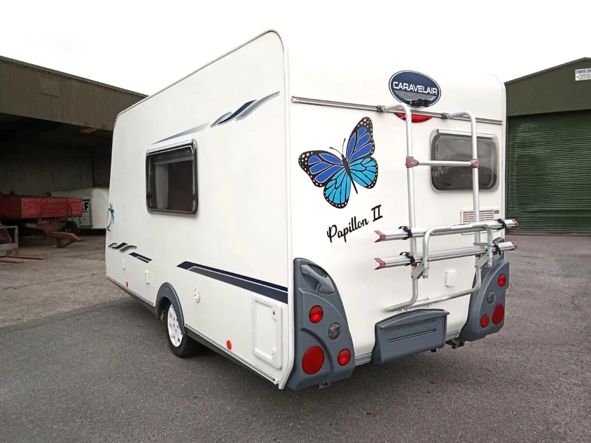 2010 CARAVELAIR FIXED BED 4 BERTH - Image 2