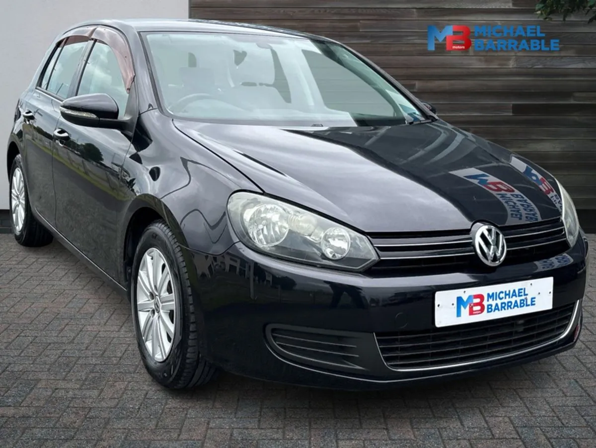 Volkswagen Golf Petrol Automatic - Image 1