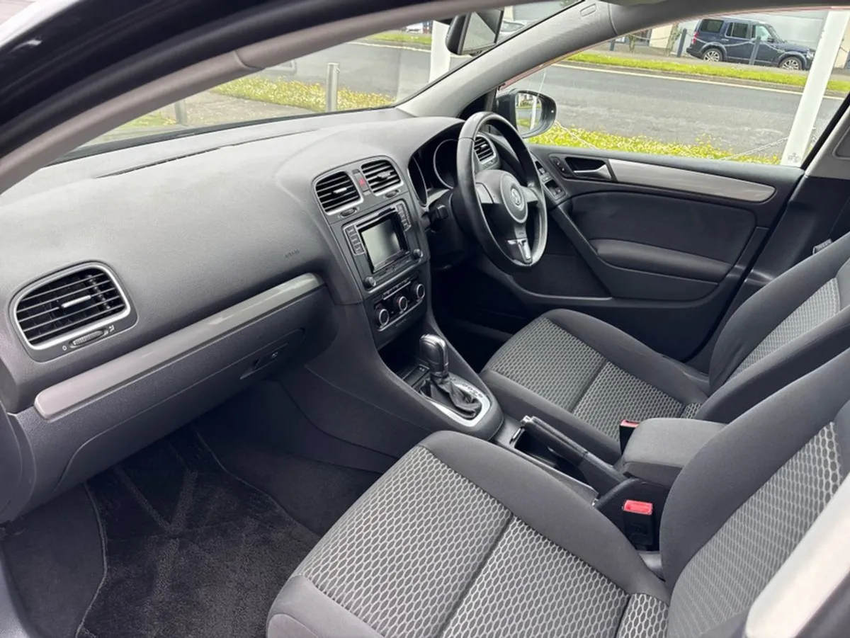 Volkswagen Golf Petrol Automatic - Image 3