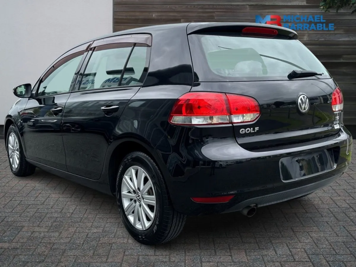 Volkswagen Golf Petrol Automatic - Image 4
