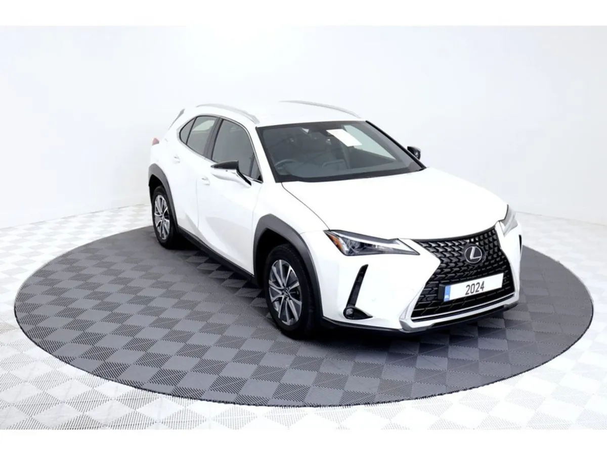 Lexus UX 300e 300e 72.8kwh Auto 200HP - Image 1
