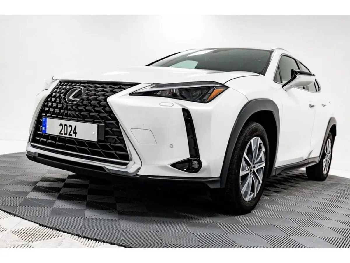 Lexus UX 300e 300e 72.8kwh Auto 200HP - Image 3