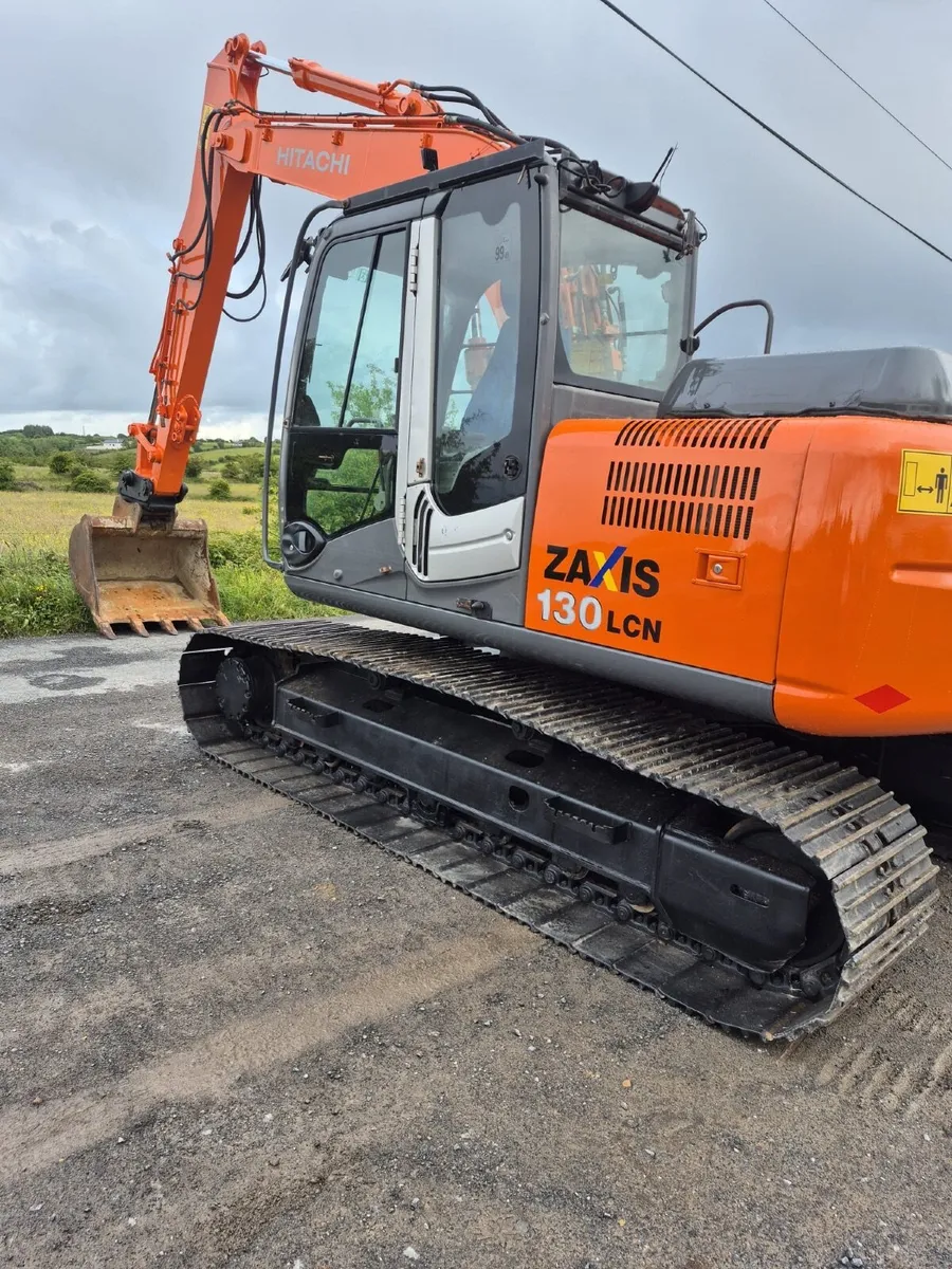 Hitachi Digger - Image 2