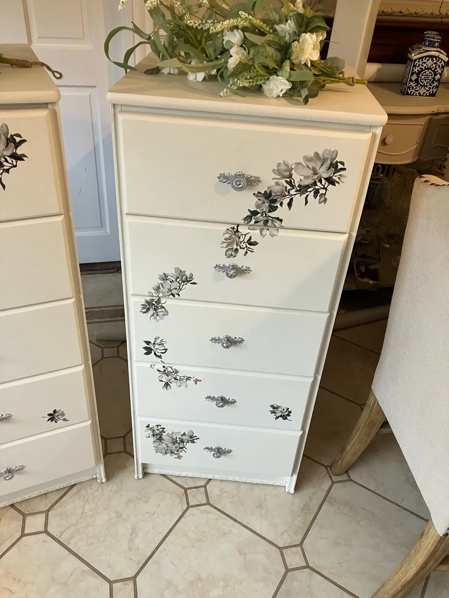 Two chest of drawers. €110 EACH - Image 4