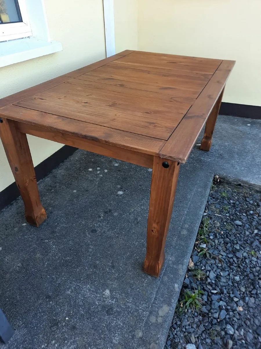 Kitchen table and chairs - Image 4
