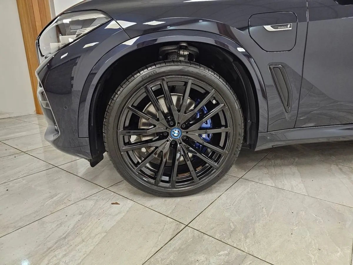 BMW X5 PRO Pack // Comfort Plus Pack - Image 3
