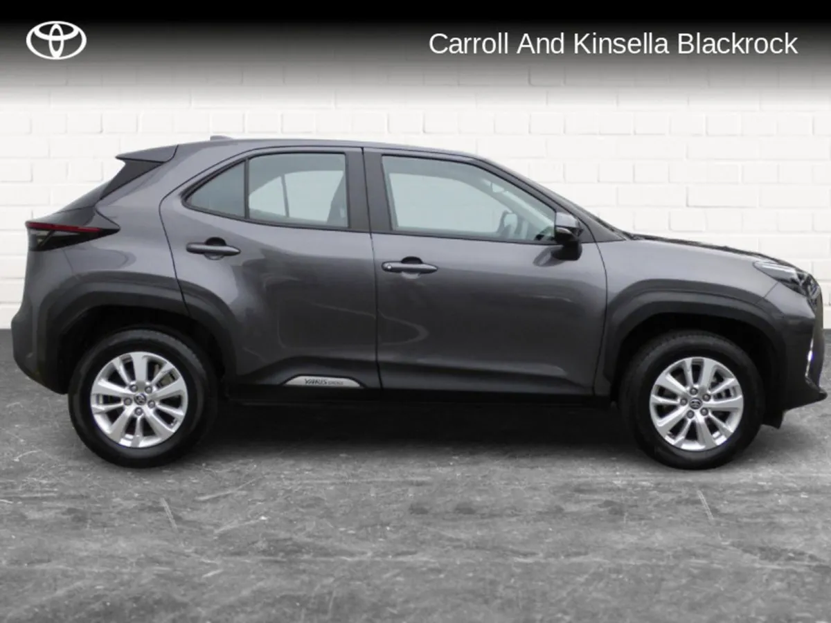 Toyota Yaris Cross Hybrid Luna - Image 3