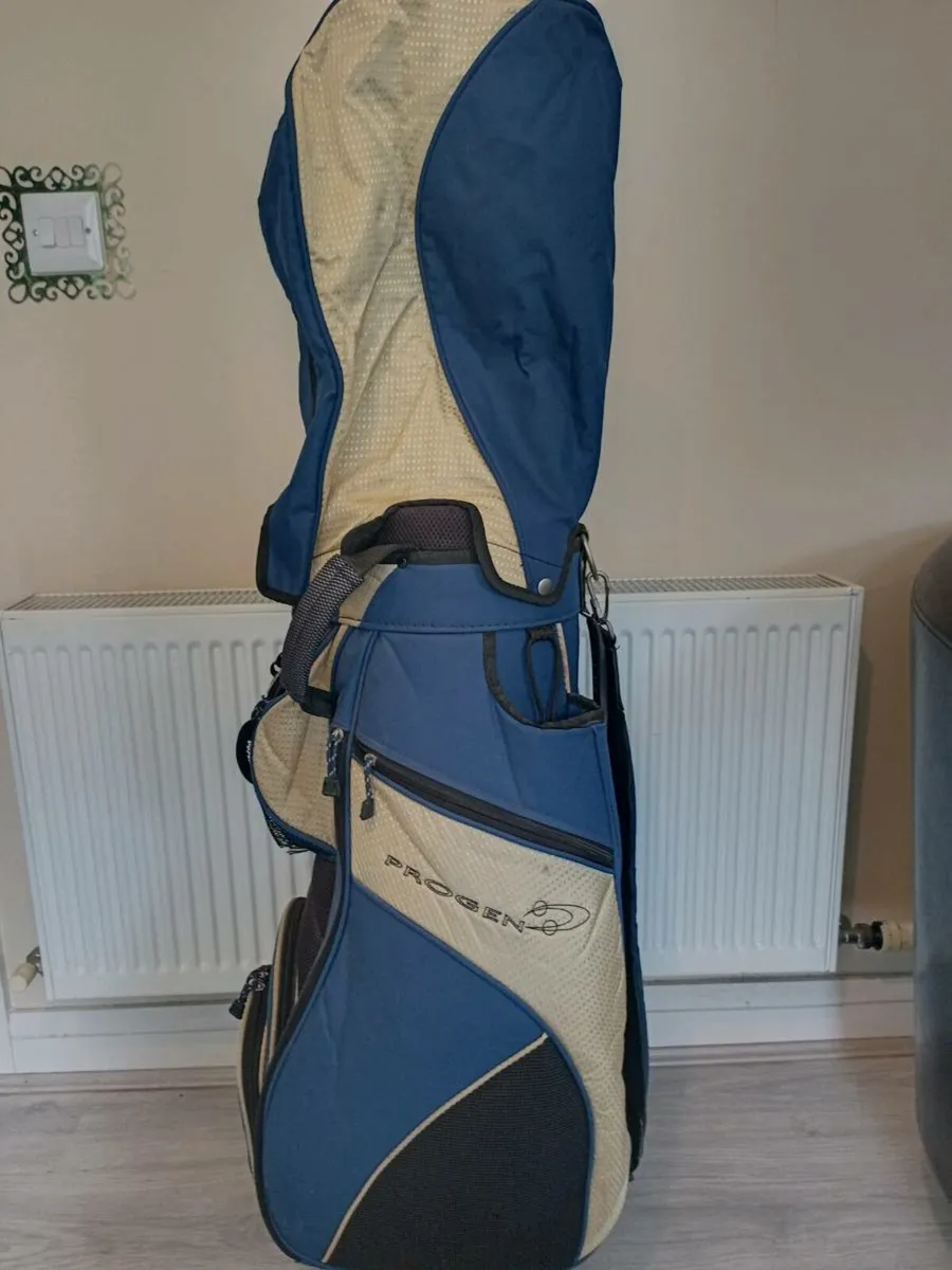 Progen golf bag. - Image 3