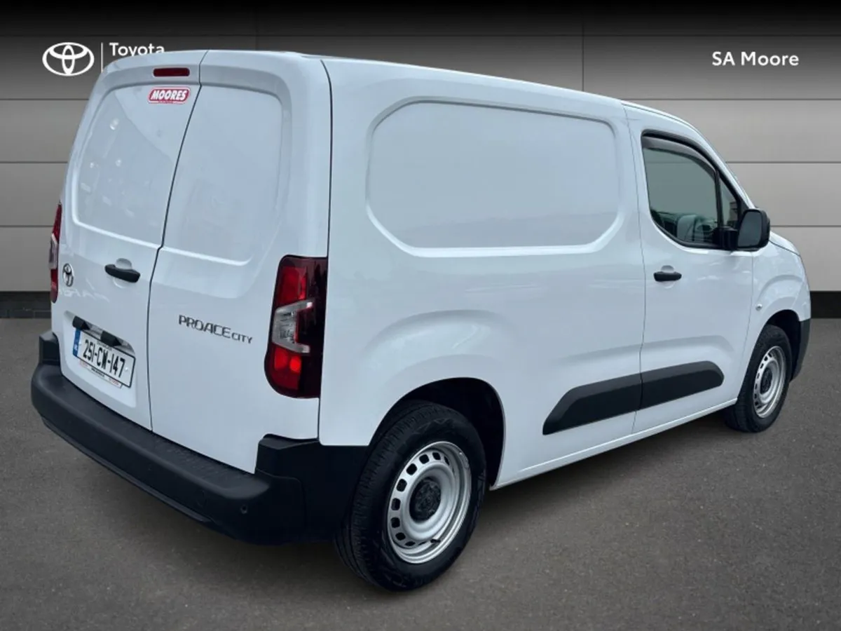 Toyota Proace 1.5 GX SWB 650KG - Image 2