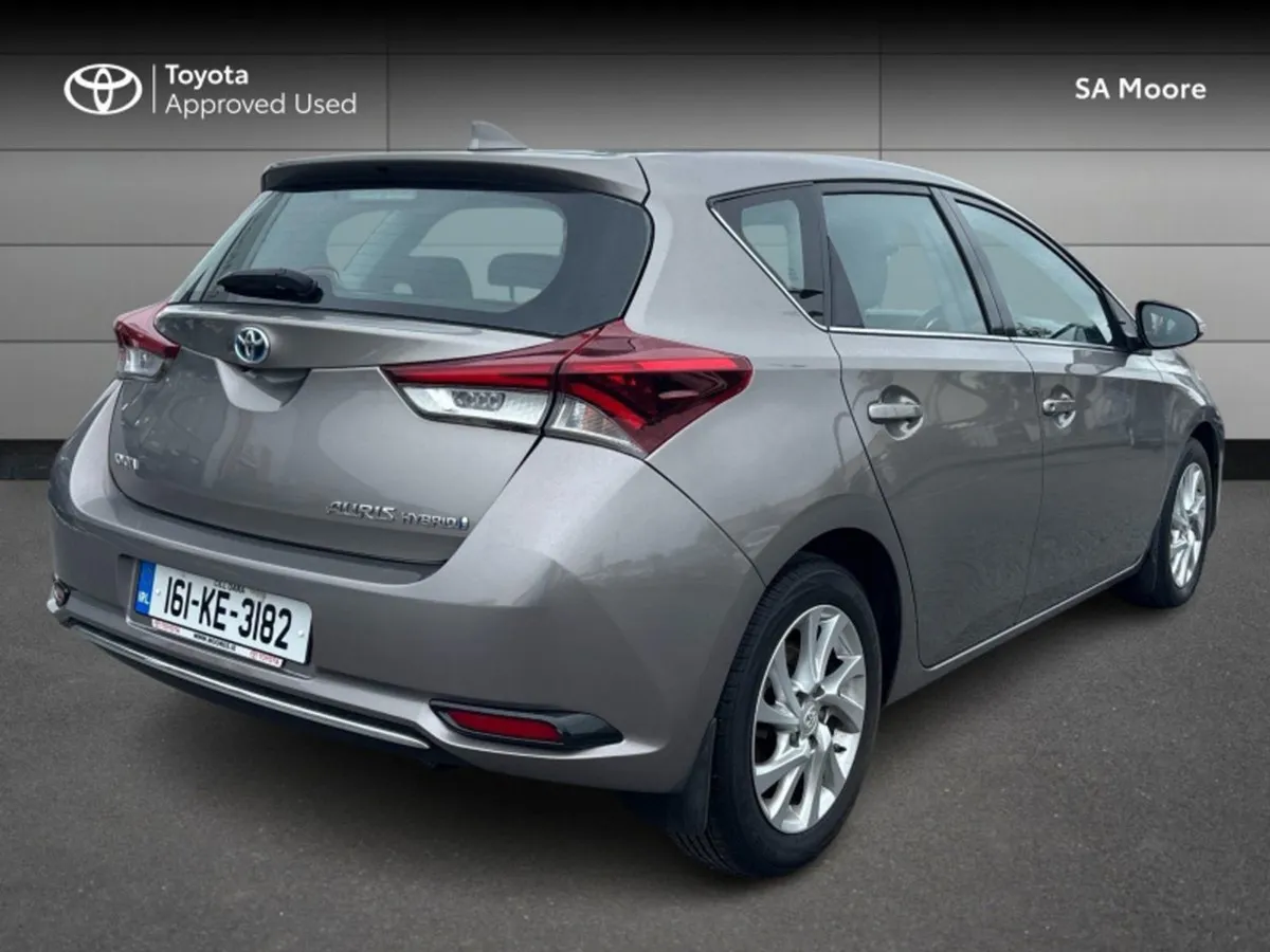 Toyota Auris Hybrid Luna - Image 2
