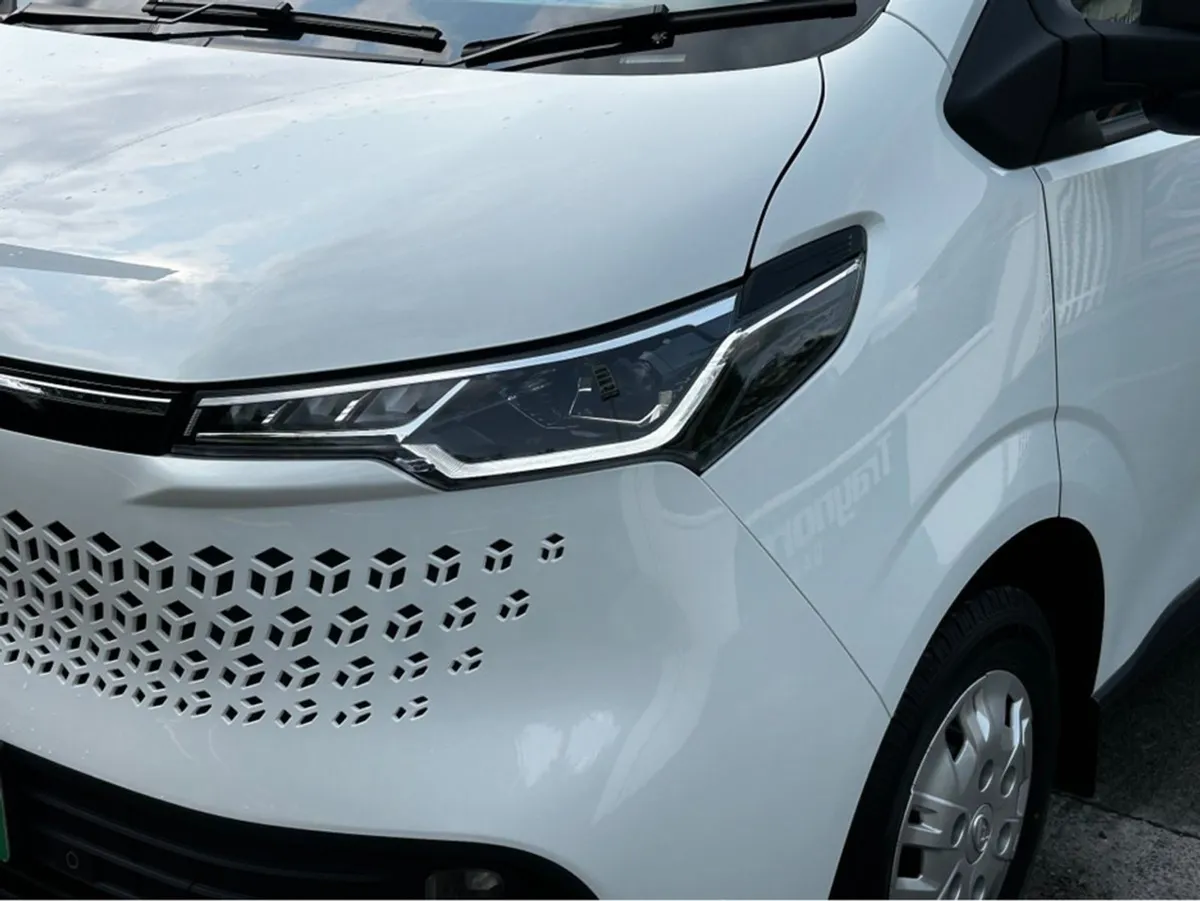 Maxus Deliver 7 Special Order With 2 Side Loading - Image 2