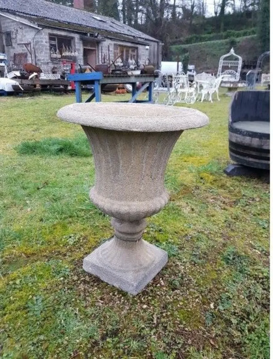Heathfield Urn – EG010 - Image 2