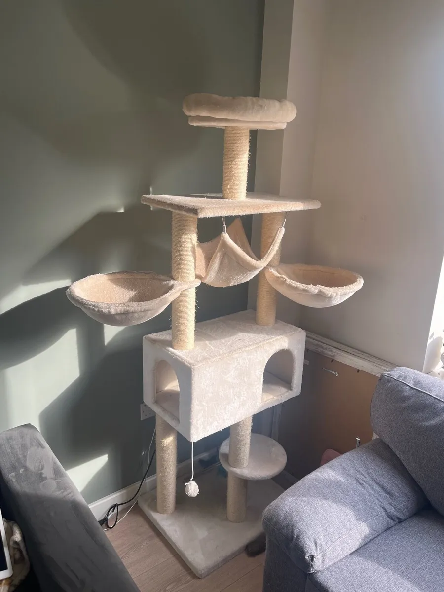 Beige cat tree solid