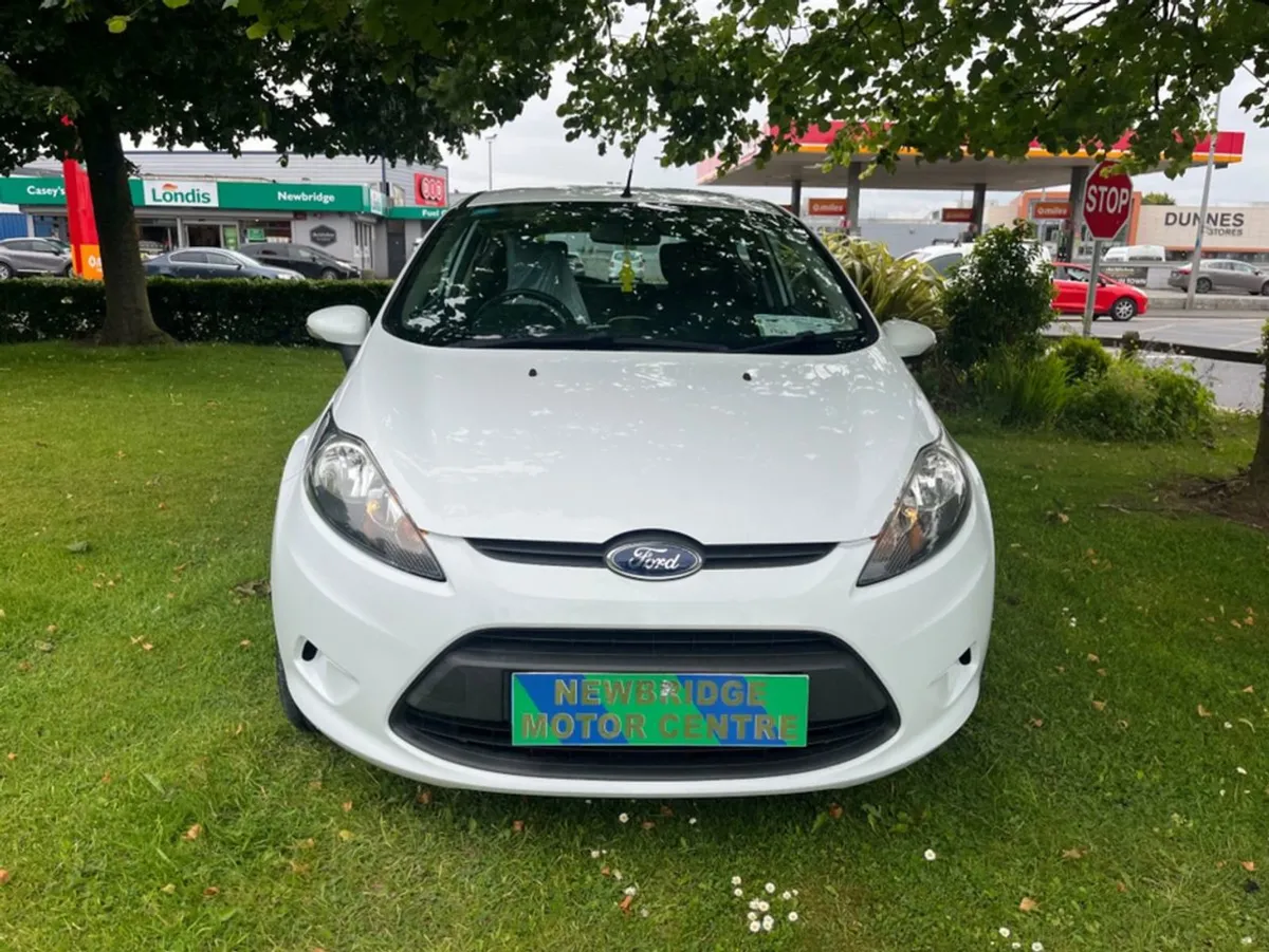 Ford Fiesta 1.25 Zetec 82ps 3DR Argento - Image 2