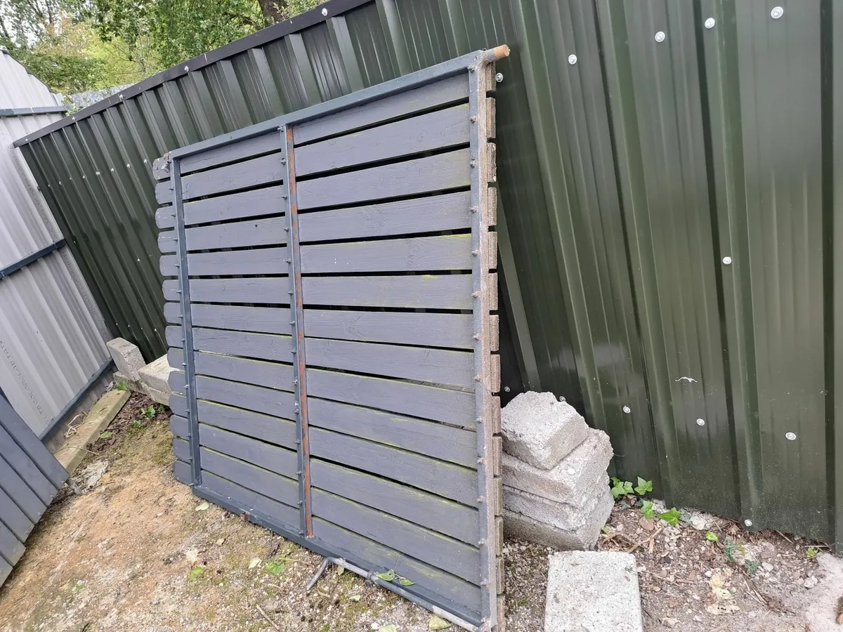 Gates - Image 2