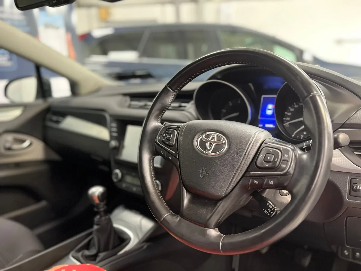 Toyota Avensis 2017. 1.6D. LUNA - Image 3