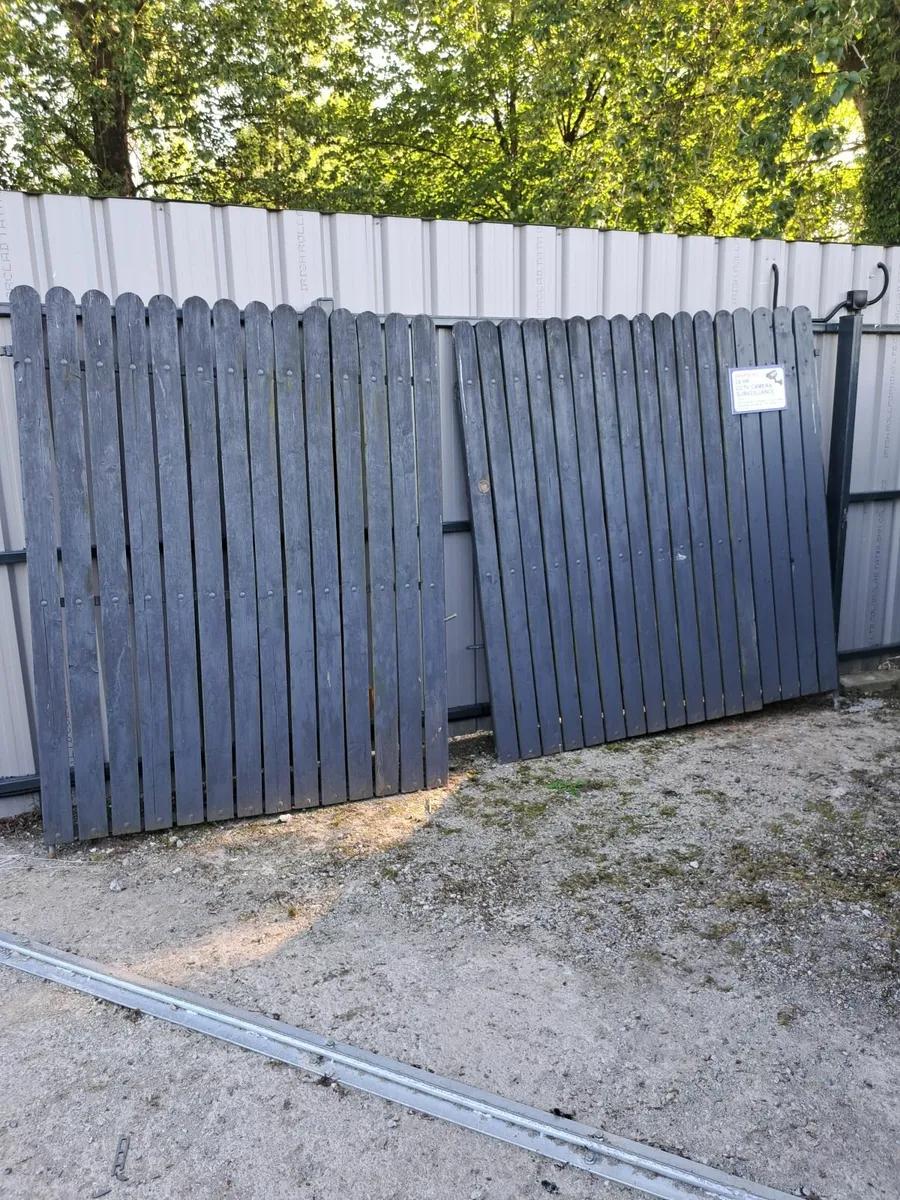 Gates - Image 1