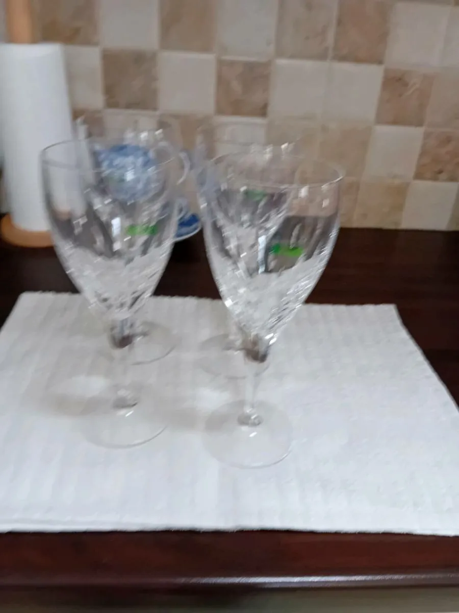 4 GALWAY CRYSTAL WINE GLASSES
