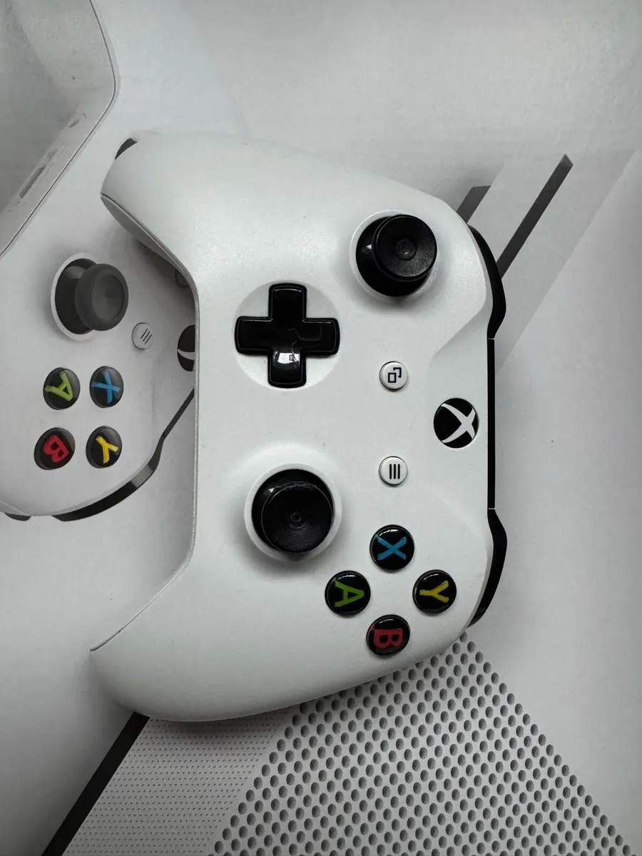 Xbox One S 1tb - Image 4