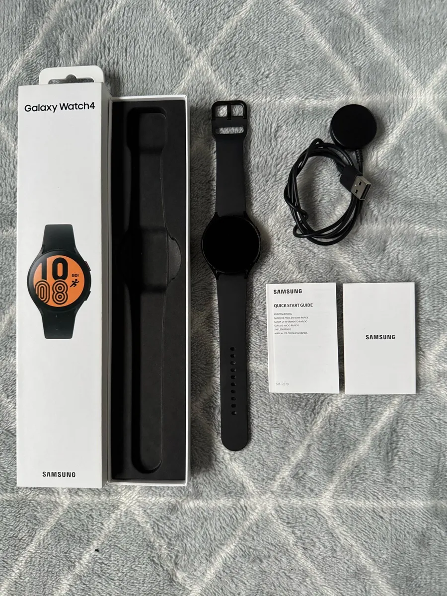 Galaxy Watch 4 44mm - Image 1
