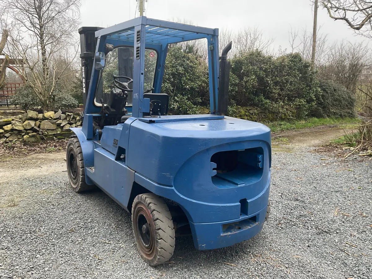 FORKLIFT - Image 2