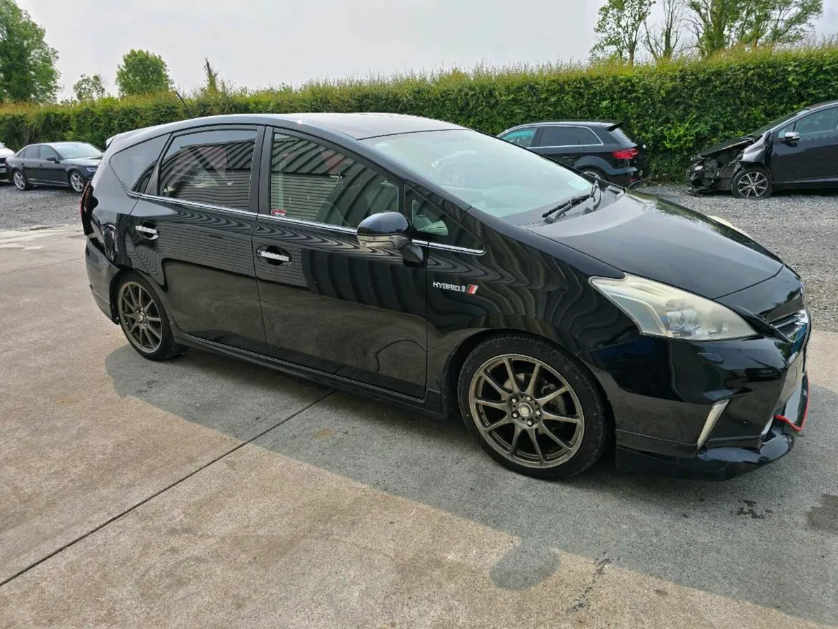 12 TOYOTA PRIUS - Image 4