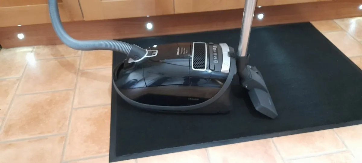 Miele vacuum/Hoover cleaner - Image 1