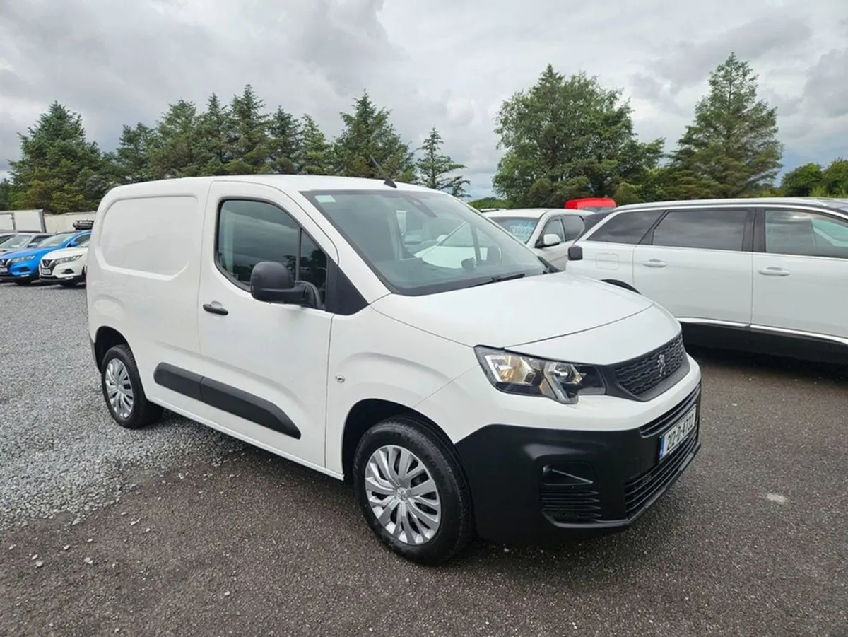 Peugeot Partner Professional Plus 1.5 Blue HDI - Image 1