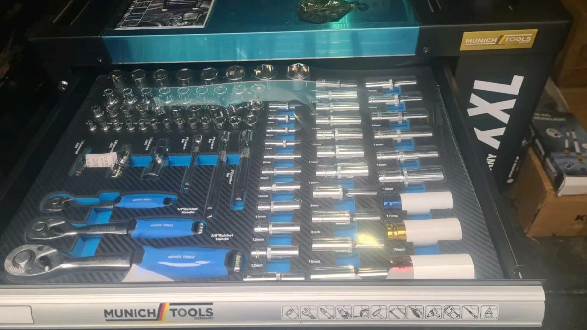 Complete tool trolley - Image 2