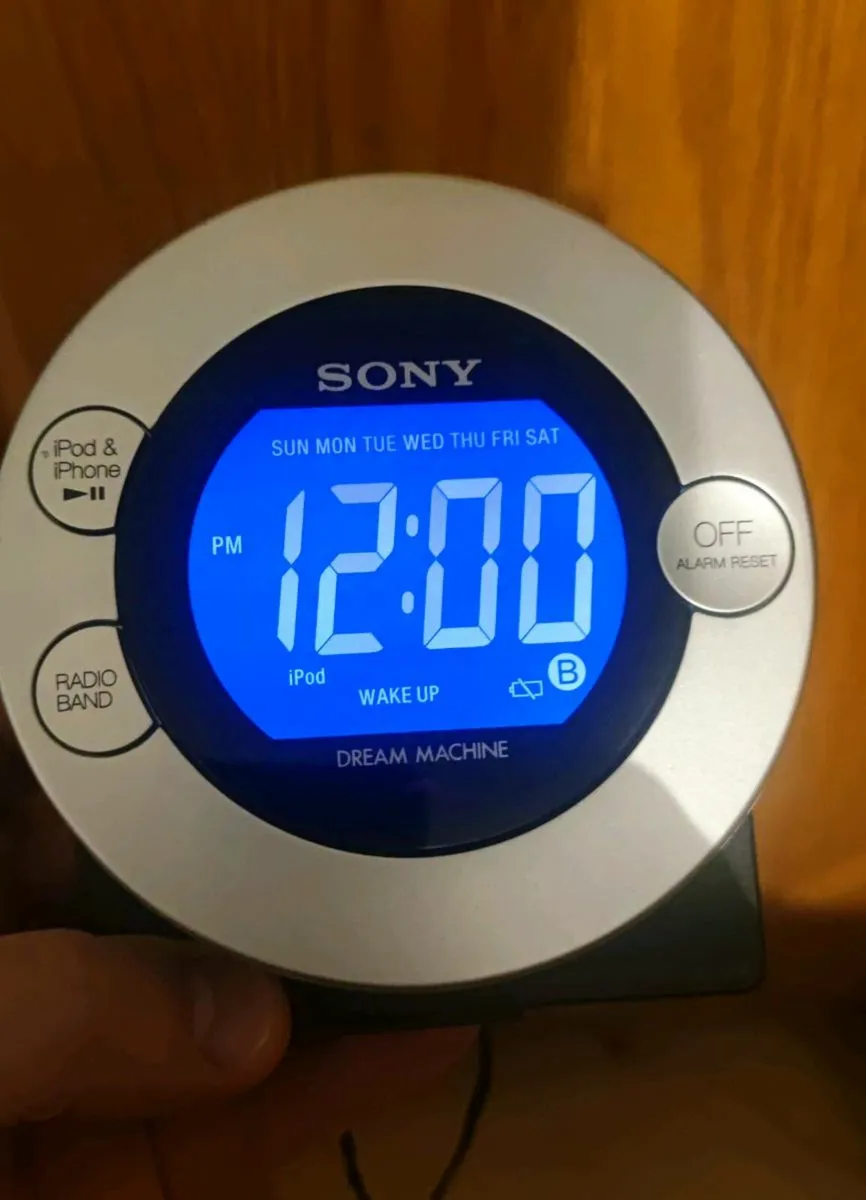 Sony alarm radio - Image 1