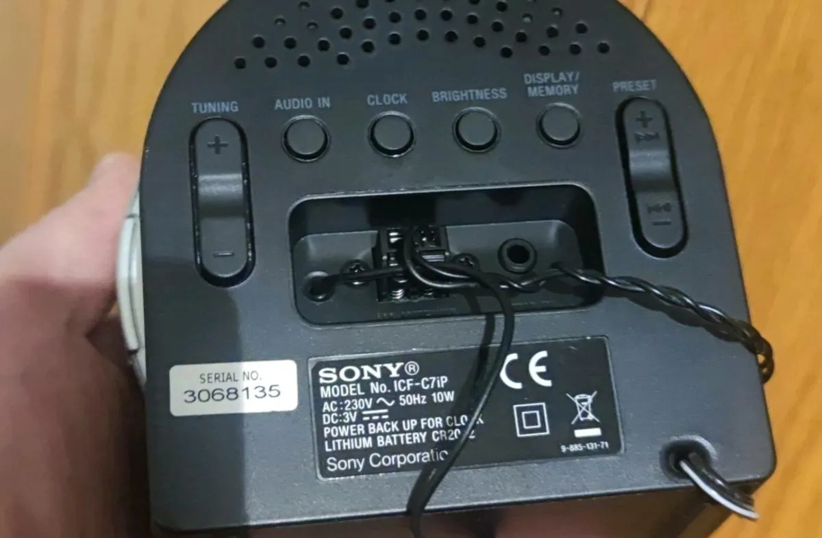 Sony alarm radio - Image 3