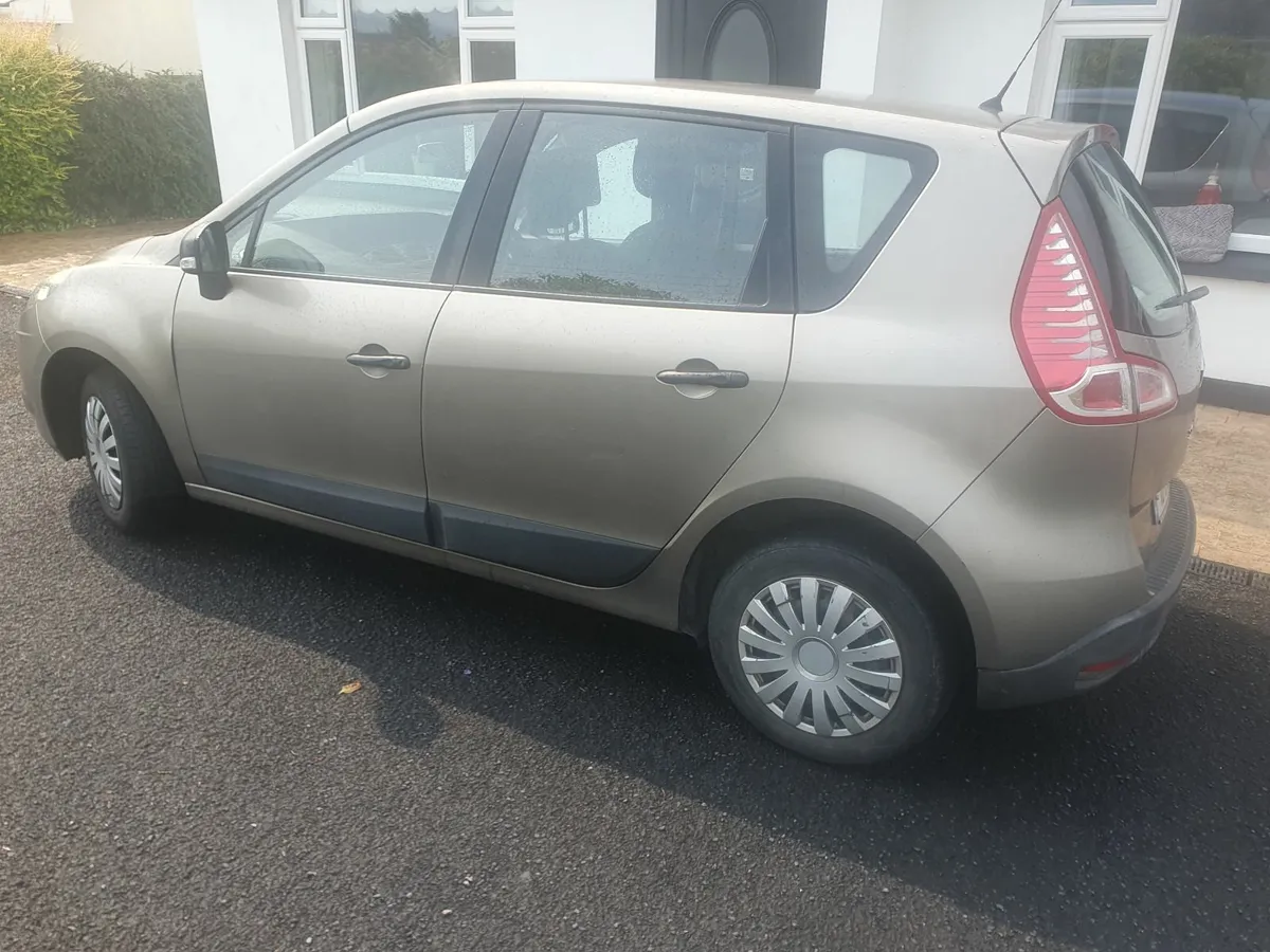 Renault Scenic 2010 - Image 1