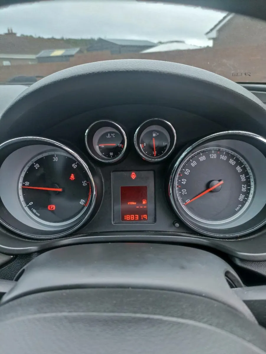 Opel Insignia - Image 4