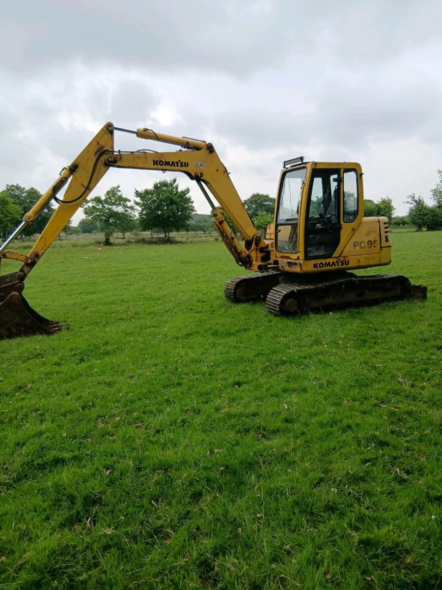Komatsu digger - Image 1