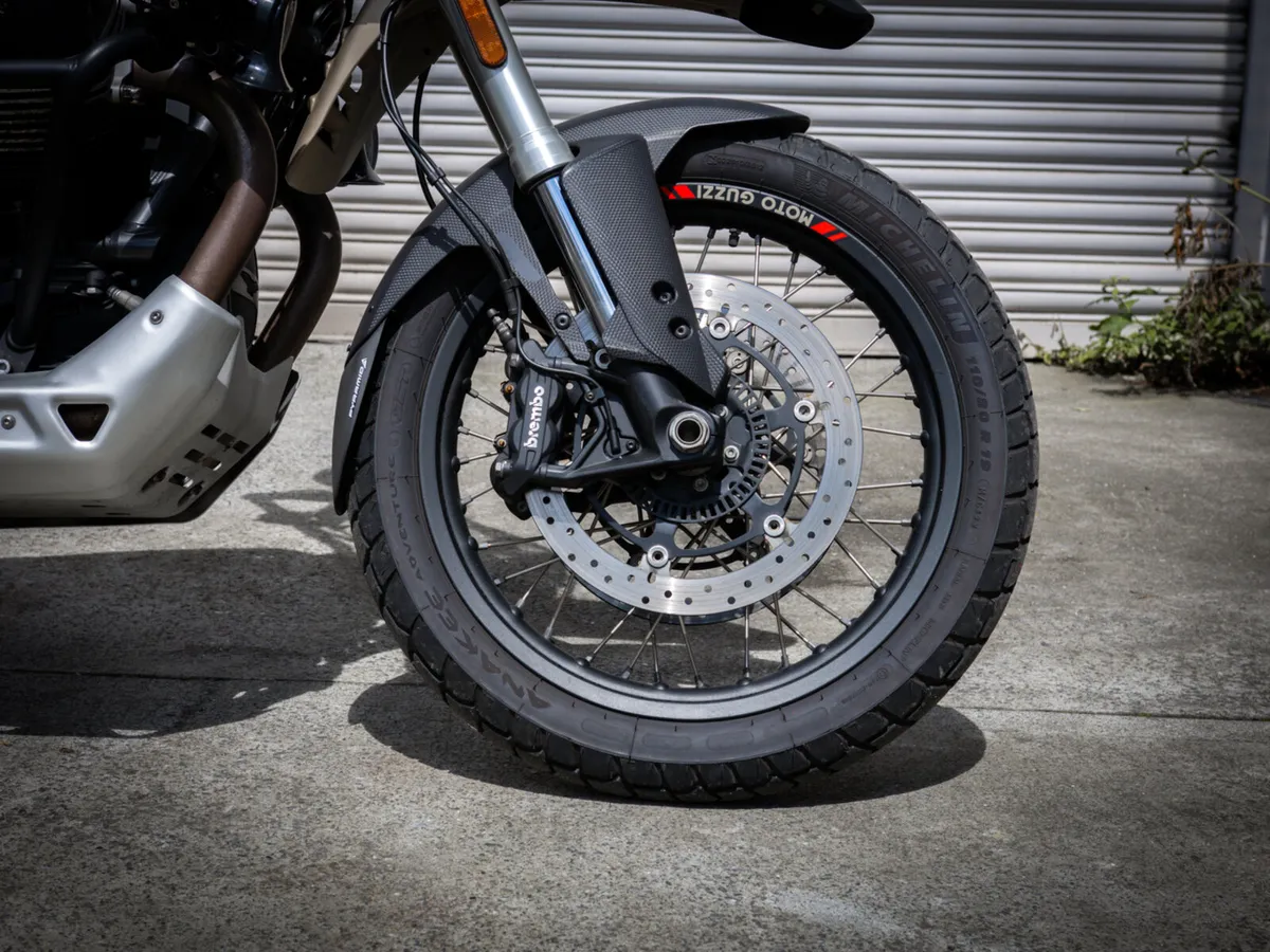 Moto Guzzi V85TT Travel 2021 - Image 2