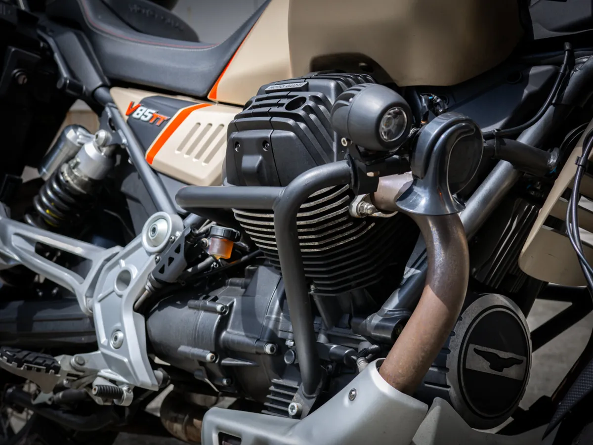 Moto Guzzi V85TT Travel 2021 - Image 4