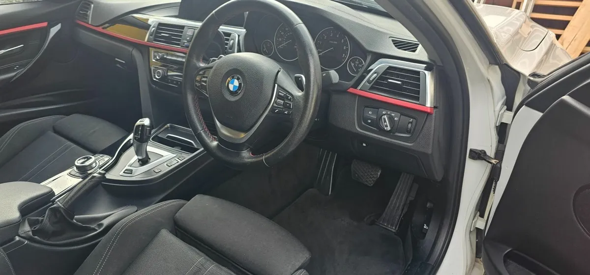 BMW 3-Series Plug-in Hybrid 2017 - Image 2