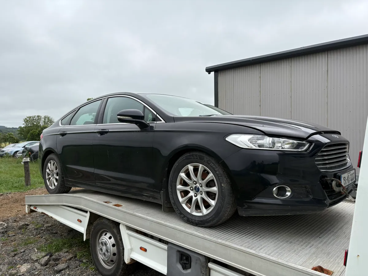 2015 Ford Mondeo Needs Engine Repair - Image 2