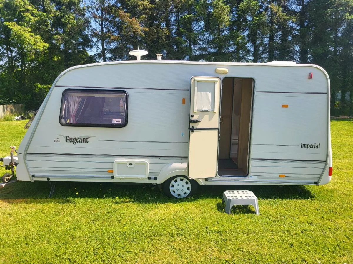 2005 Bailey Pageant Imperial 2000 2 Berth Caravan - Image 2