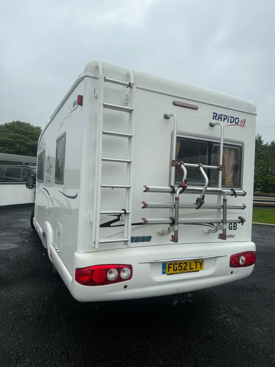 Motor home - Image 2