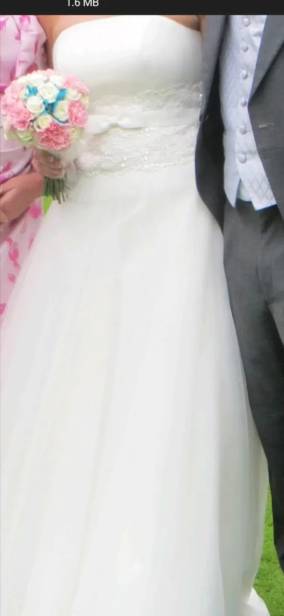 Wedding dress - Image 2