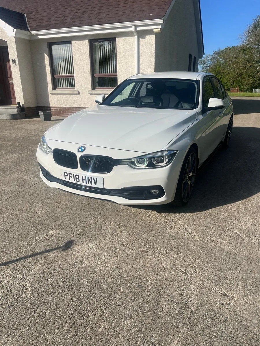 BMW 320 - Image 1