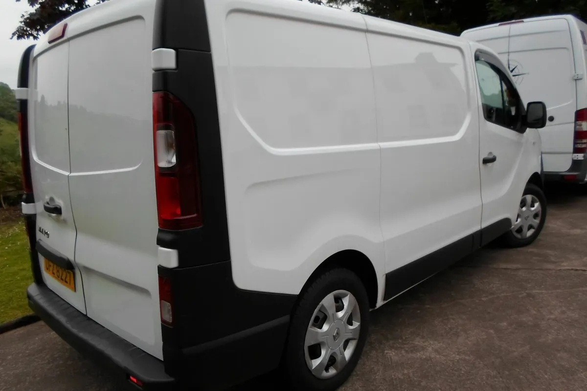 Vauxhall Vivaro - Image 4
