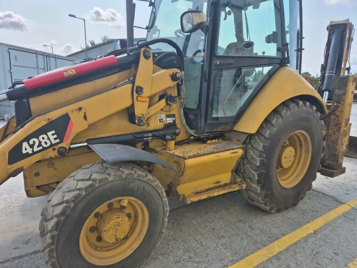 Backhoe loader - Image 2